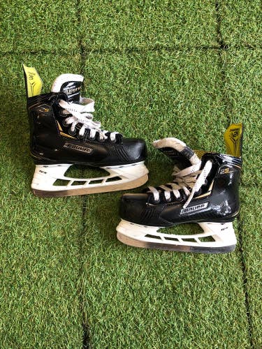 Youth Bauer Supreme 2S Hockey Skates Regular Width 13.0 (Used)