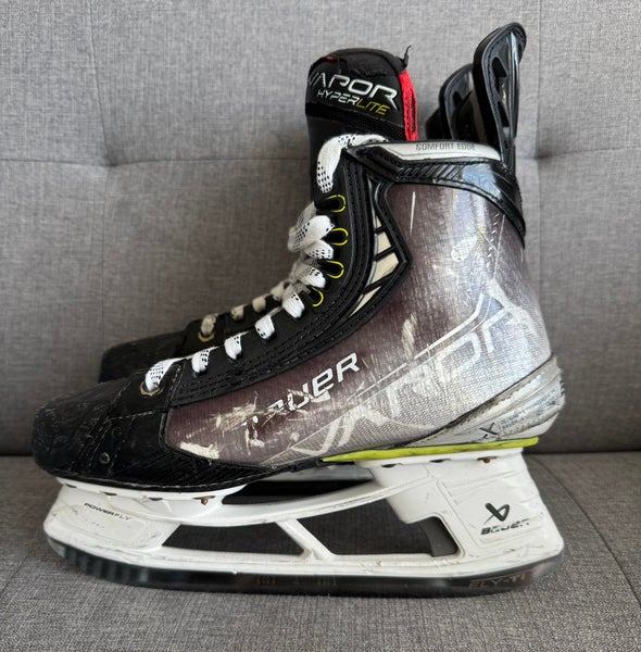 Bauer Vapor Hyperlite Hockey Skates Size 5.5 (Used)