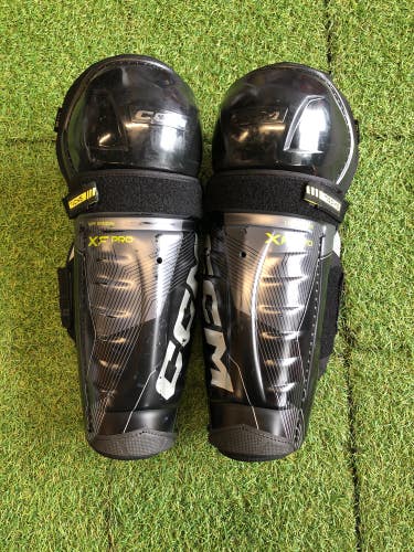 Senior CCM Tacks XF Pro Shin Pads 14" (Used)