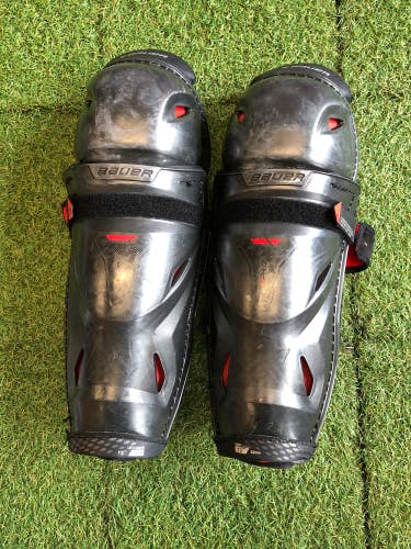 Intermediate Bauer Vapor 3X Pro Shin Pads 13" (Used)