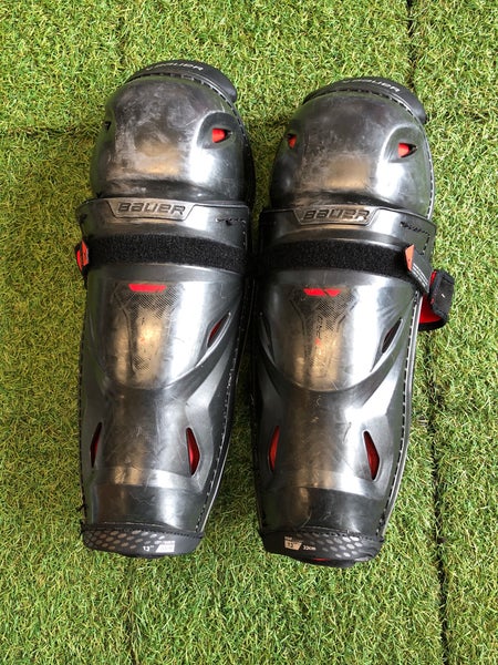 Intermediate Bauer Vapor 3X Pro Shin Pads 13" (Used)