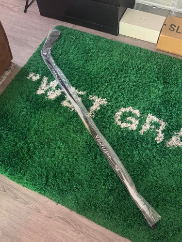 Senior Bauer Vapor FlyLite Right Handed Hockey Stick (New)