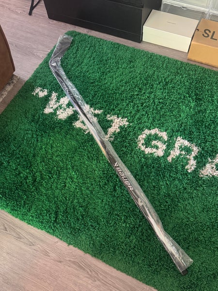 Senior Bauer Vapor FlyLite Right Handed Hockey Stick (New)