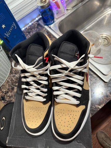 Black Men's Adult Size M 11.5 (W 12.5) Air Jordan Jordan 1 mid Shoes (New)