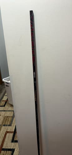 Senior Bauer Hyperlite 2 Right Handed Hockey Stick P92M Pro Stock (Used)