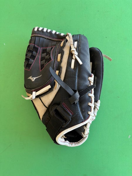Black Mizuno Finch RH Infield Softball Glove 11.5"