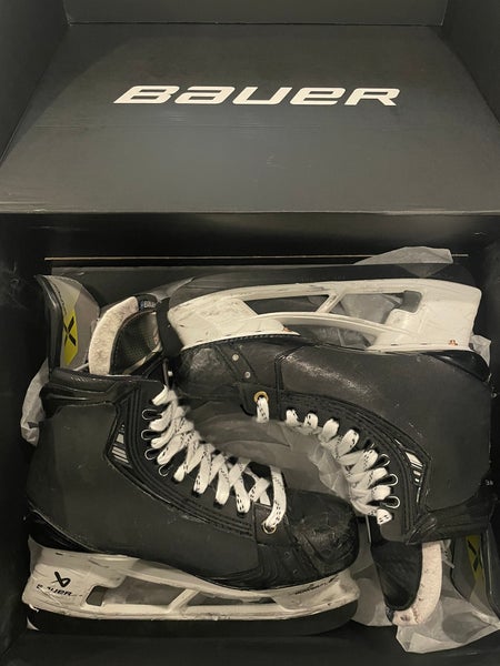 2025 Bauer Vapor Hyperlite 2 Hockey Skates Regular Width  Pro Stock 8.5 (Used)