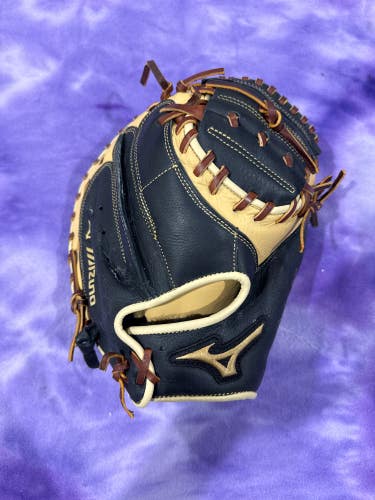 Black Mizuno Samurai RH Catcher's Baseball Glove 33" (Used)