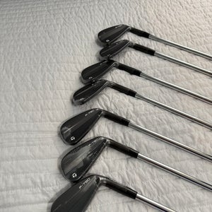 Men's TaylorMade P790 Right Handed Iron Set Regular Flex Steel Shaft