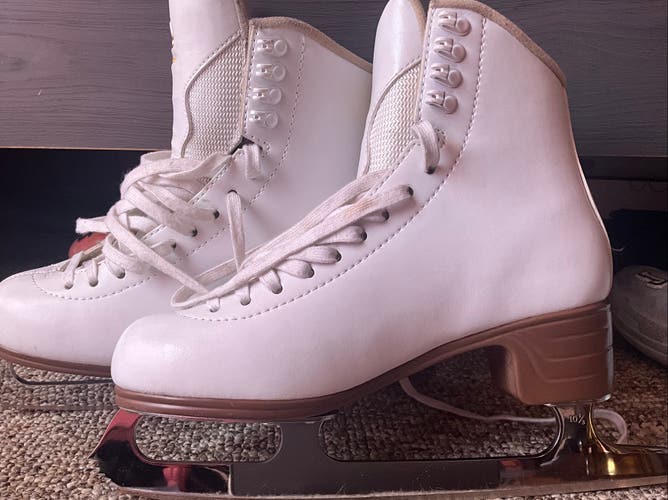 Jackson Ultima Mystique Figure Skates  Adult 8 (Used)