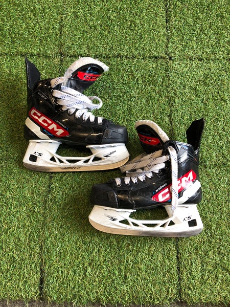 Junior CCM JetSpeed Shock (SMU) Hockey Skates Size 3.5 (Used)