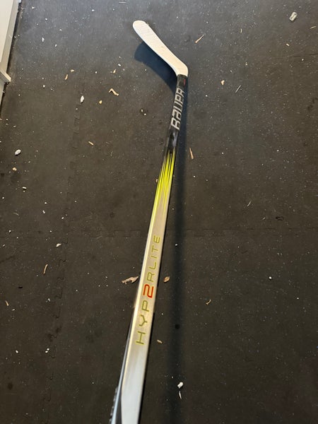 Senior Bauer Vapor Hyperlite 2 Left Hand Hockey Stick P92M (Used)