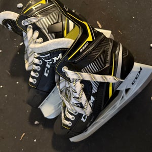 CCM Super Tacks 9360 Hockey Skates Regular Width  9 (Used)