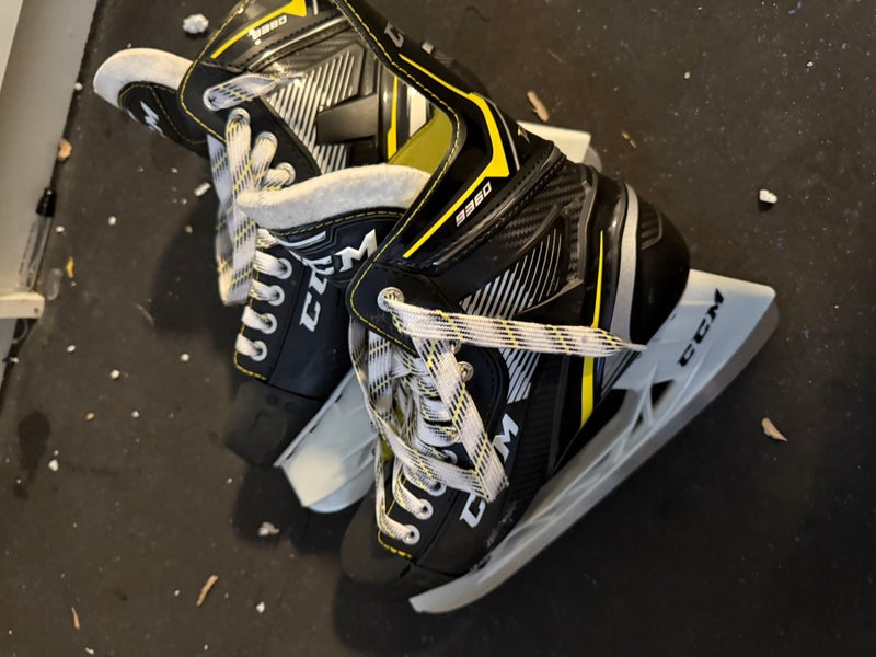 CCM Super Tacks 9360 Hockey Skates Regular Width  9 (Used)