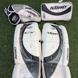 26" Mckenney Regular Goalie Full Set (Used)