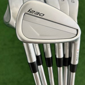 Ping i230 Iron Set 5-U / Ping AWT 2.0 Stiff +1/2