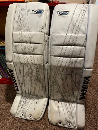 34" Vaughn Velocity V9 Pro Carbon Goalie Leg Pads (Used)
