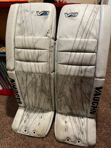 34"  Vaughn Velocity V9 Pro Carbon Goalie Leg Pads  (Used)