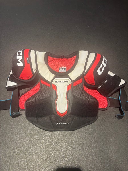 Senior Small CCM Jetspeed FT680 Shoulder Pads