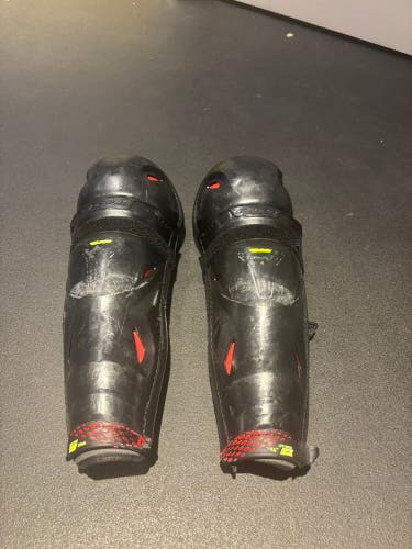 Senior Bauer Vapor Hyperlite 14" Shin Pads