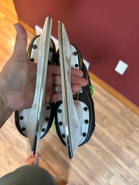Bauer Supreme M4 Hockey Skates Regular Width Size 1 (Used)