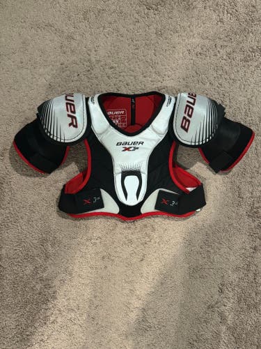 Senior Medium Bauer Vapor X3.0 Shoulder Pads (Used)