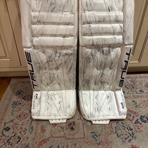 31"  2024 True 7x3 Goalie Leg Pads  (Used)