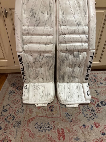 31"  2024 True 7x3 Goalie Leg Pads  (Used)