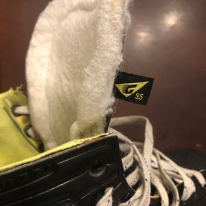 Graf Ultra G8035 Hockey Skates Regular Width 9.5 (Used)