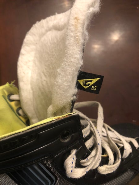 Graf Ultra G8035 Hockey Skates Regular Width 9.5 (Used)