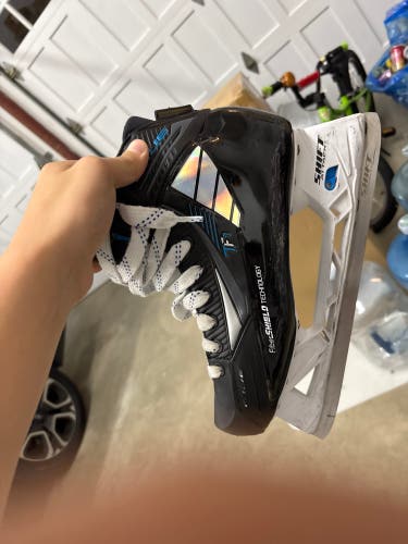 2024 True TF7 Hockey Goalie Skates Wide Width 8.5 (Used)