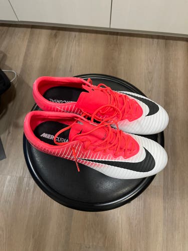 Mercurial Vapor XI - Size 9.5