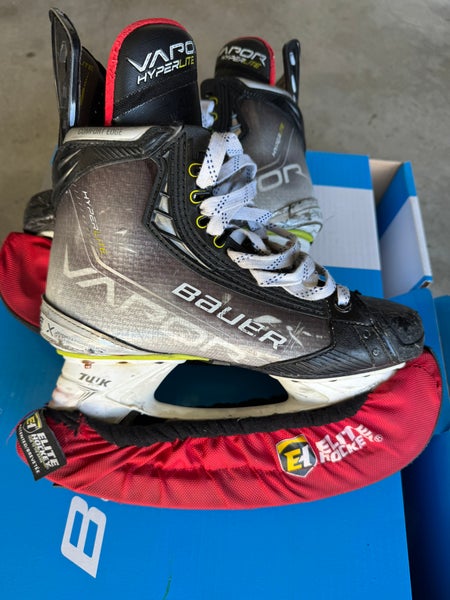 2023 Bauer Vapor Hyperlite Hockey Skates 6 (Used)
