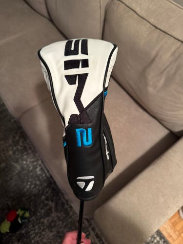 Men's TaylorMade Sim2 Max Right Handed Driver Stiff Flex 10.5 Loft (Used)