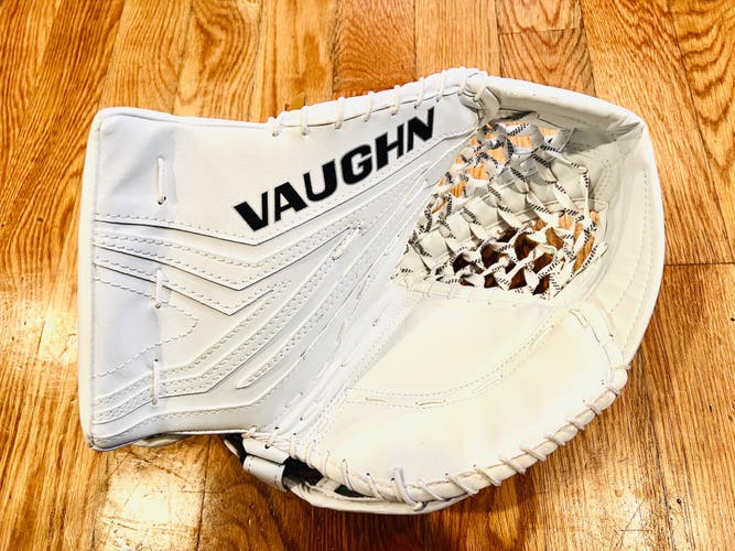 Vaughn SLR3 Junior goalie glove