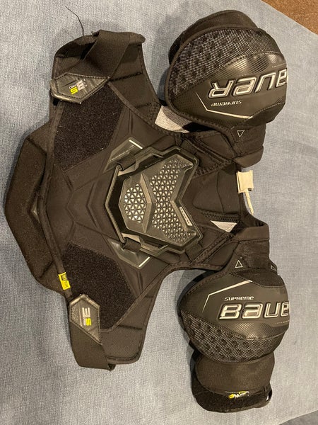 Intermediate Medium Bauer Supreme 3S Pro Shoulder Pads Pro Stock (Used)
