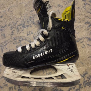 Bauer Supreme M4 Hockey Skates Extra Wide Width Size 4 (Used)