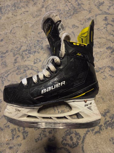 Bauer Supreme M4 Hockey Skates Extra Wide Width Size 4 (Used)