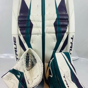 30th Anniversary John Gibson 35"+2 True L12.1 Regular Goalie Full Set Pro Stock (Used)