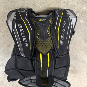 Small  Bauer Supreme s29 Goalie Chest Protector (Used)