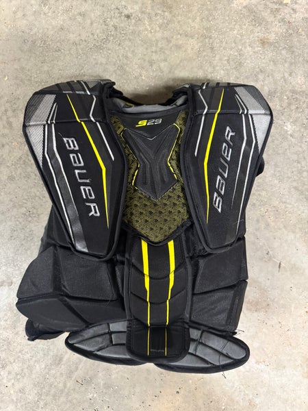 Small  Bauer Supreme s29 Goalie Chest Protector (Used)