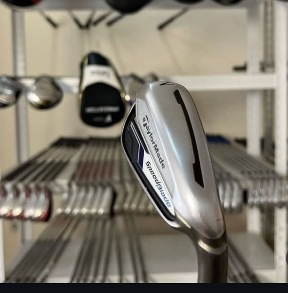 Men's TaylorMade SpeedBlade Right Handed Regular Flex Graphite/Steel Shaft (Used)