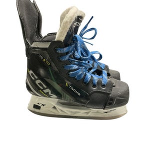 Used Bauer AS 570 Junior Hockey Skate Junior 02.5 11834-S000038083