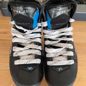 2023 True TF9 Hockey Goalie Skates Regular Width 7.5 (Used)