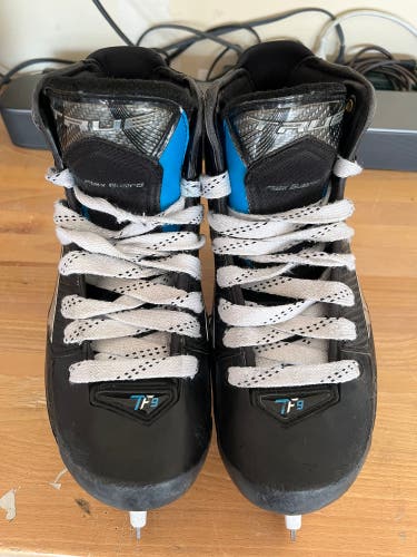2023 True TF9 Hockey Goalie Skates Regular Width 7.5 (Used)