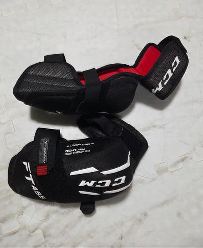 Used CCM FT455 Elbow Pads  - Senior Medium