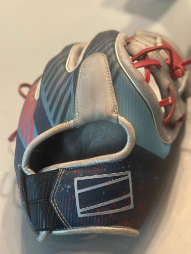 2022 Rawlings Right Hand Throw Infield REV1X Baseball Glove 11.5" (Used)