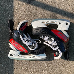 CCM JetSpeed FT670 Hockey Skates Regular Width | Intermediate Size 4