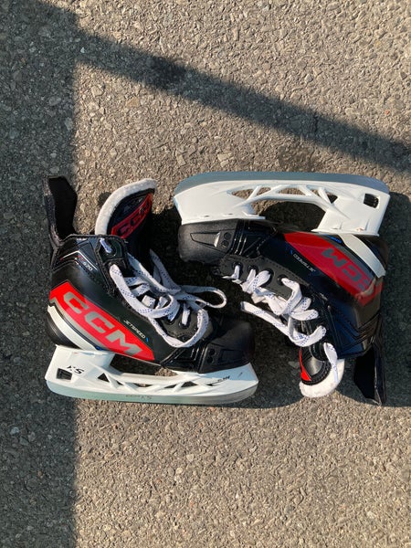 CCM JetSpeed FT670 Hockey Skates Regular Width | Intermediate Size 4