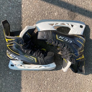 CCM Super Tacks 9370 Hockey Skates Regular Width | Intermediate Size 6.5